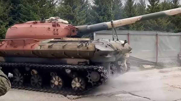 Tank Ini Dirancang Rusia untuk Perang Nuklir, Mampu Menahan Ledakan Bom Atom