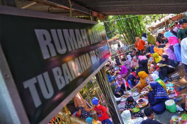 Pesta Adat Tu Barania Sudiang Abadikan Nilai Budaya Leluhur