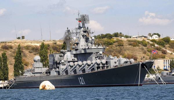 Ucrania destruye buque de guerra ruso
