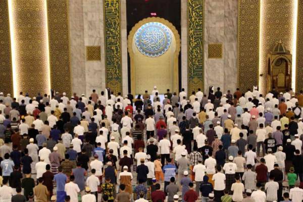 Mengenal Masjid Al-Akbar Surabaya Terbesar Kedua di Indonesia