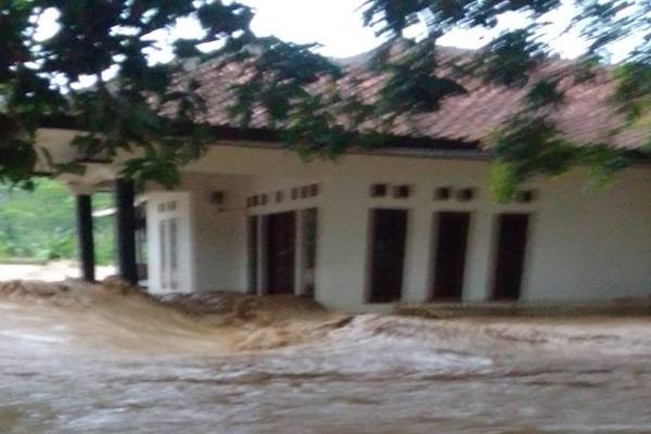 Puluhan Rumah di Perbatasan Jabar-Banten Diterjang Banjir Sungai Cibareno