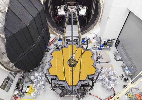 Spesifikasi Teleskop Luar Angkasa James Webb NASA mencakup 18 cermin berlapis emas