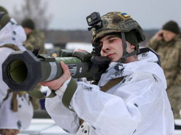 Senjata Barat untuk Ukraina, dari Rudal hingga Tank Tempur Utama