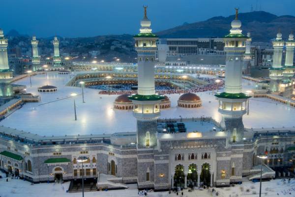 Ziarah Jemaah Haji di Makkah: Dari Kakbah Sampai Abraj Al Bait