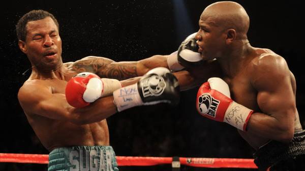 The strength of Floyd Mayweather Jr. is mocked by many, Shane Mosley gives a defense
