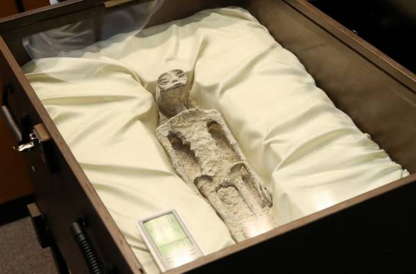 Mexican Alien Mummies Shock the World, Lie or Fact?