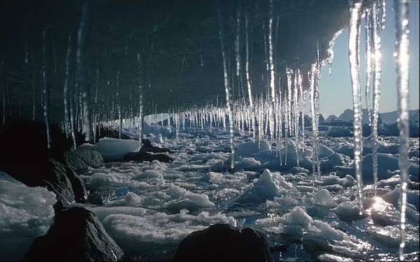 Melting Antarctic Ice Pushes Global Sea Level Rise by 1 Meter