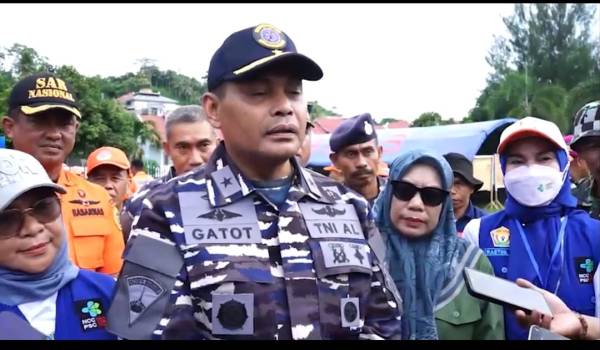 TNI Angkatan Laut Terus Melatih Masyarakat dalam Penanggulangan Bencana