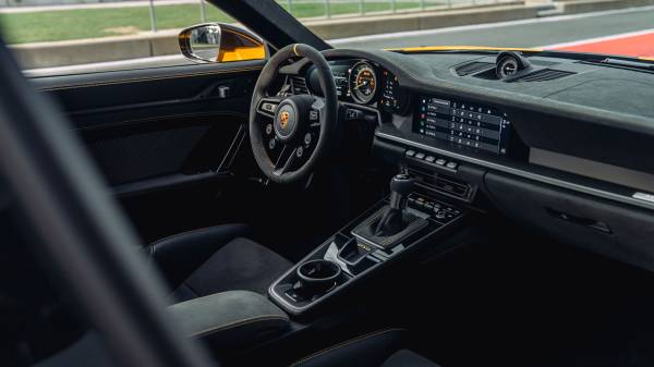 Harga dan Spesifikasi Porsche 911 GT3, Mobil Mewah Jerman yang Ditabrak Xpander