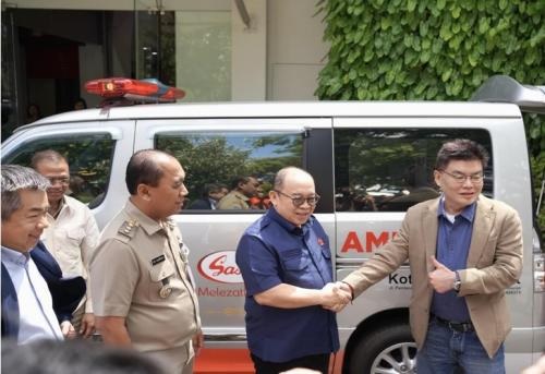 Komitmen dalam TJSL, PT Sasa Inti Sumbangkan Ambulans kepada Palang Merah Indonesia