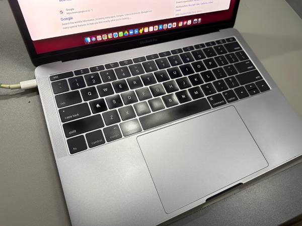 MacBook vs Windows: 10 Keunggulan MacBook yang mana Bikin Penggunanya Klepek-klepek!