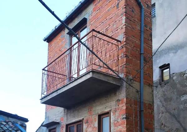 Viral! Rumah Tersempit di Dunia dengan Lebar 1 Meter, Dibangun Gegara Dendam Tetangga