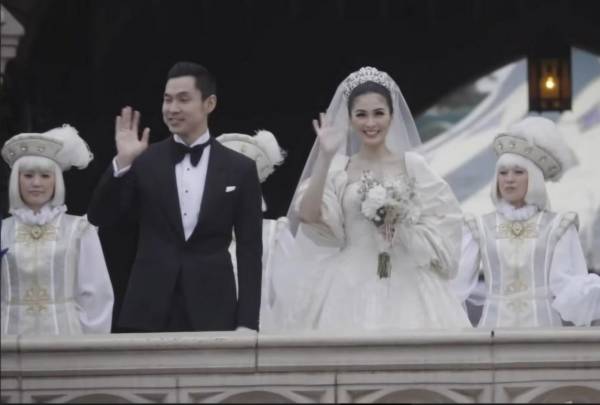 Viral Lagi! Momen Pernikahan Sandra Dewi dan Harvey Moeis di Disneyland, Habiskan Miliaran Rupiah