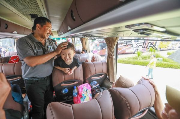 Pj Gubernur Jateng Lepas 11.600 Orang Warganya Mudik Gratis Gunakan Bus