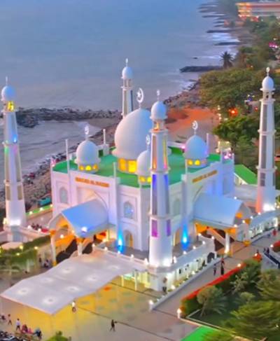 Penampakan Masjid Al-Hakim Padang di Idulfitri 2024 Viral, Sangat Cantik dengan Lampu Warna-warni