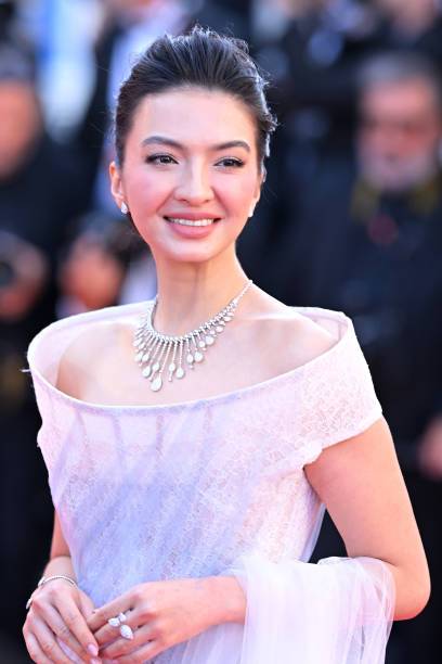 5 Potret Cantik Raline Shah di Festival Film Cannes 2024, Serba Putih bak Putri Negeri Dongeng