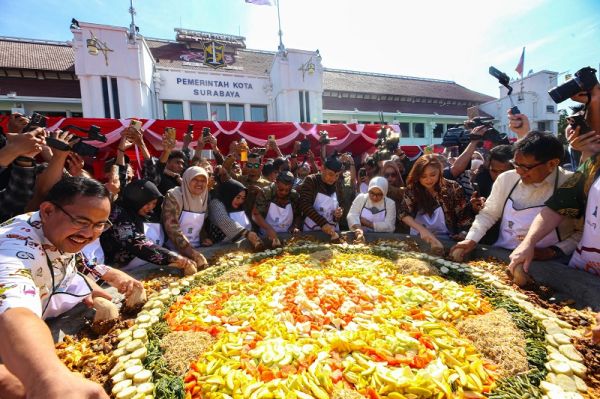 Festival Rujak Uleg 2024, Wujud Kebersamaan serta Kekeluargaan Warga Membangun Surabaya