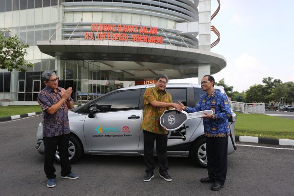 Alasan Toyota Indonesia Donasikan Sienta Welcab untuk RS Ortopedi Soeharso Surakarta