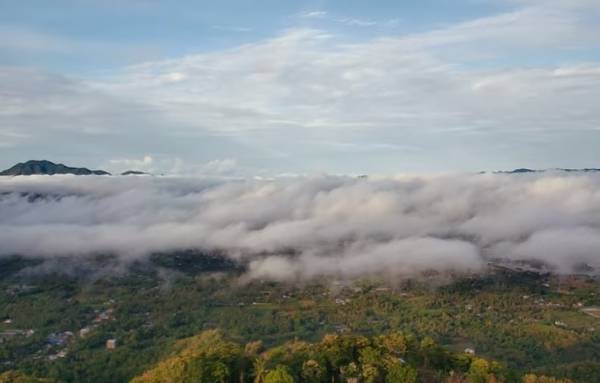Wisata Dingin di Gorontalo Dipenuhi Spot Cantik, Puncak Bukit Arang Diselimuti Kabut Putih