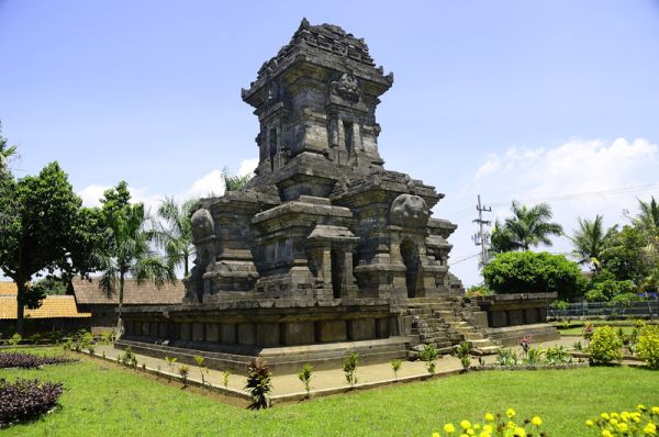 7 Tempat Wisata Sejarah di Malang, Menelusuri Jejak Masa Lalu