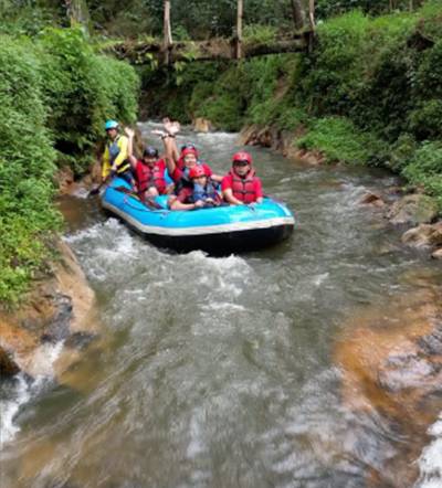 5 Rekomendasi Wisata Sungai di Bandung, Spot Rafting hingga Mandi Air Panas